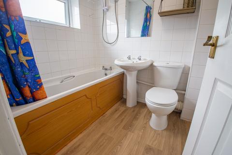 2 bedroom end of terrace house for sale, Peterborough PE4