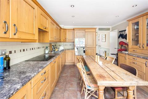 8 Evans Close, London, E8 3TD