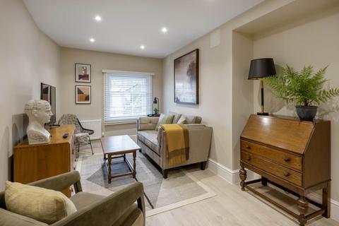 Flat 3, 12 Union Passage, Bath