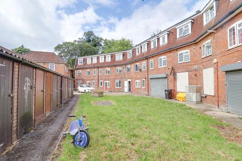 2 bedroom flat for sale, Wide Lane, Mansbridge