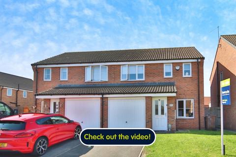 3 bedroom semi-detached house for sale, Brockwell Park, Kingswood, Hull, HU7 3FH