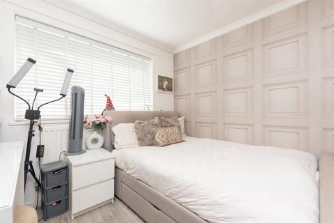 17 Churchside, Vigo, Gravesend, DA13 0SJ