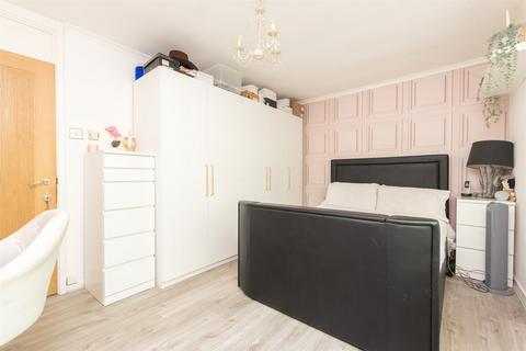 17 Churchside, Vigo, Gravesend, DA13 0SJ
