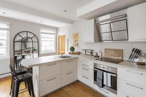 2 bedroom apartment to rent, Flat 3, 11 Union Passage, Bath