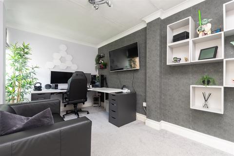 2 Rowmarsh Close, Northfleet, Gravesend, DA11 8NF