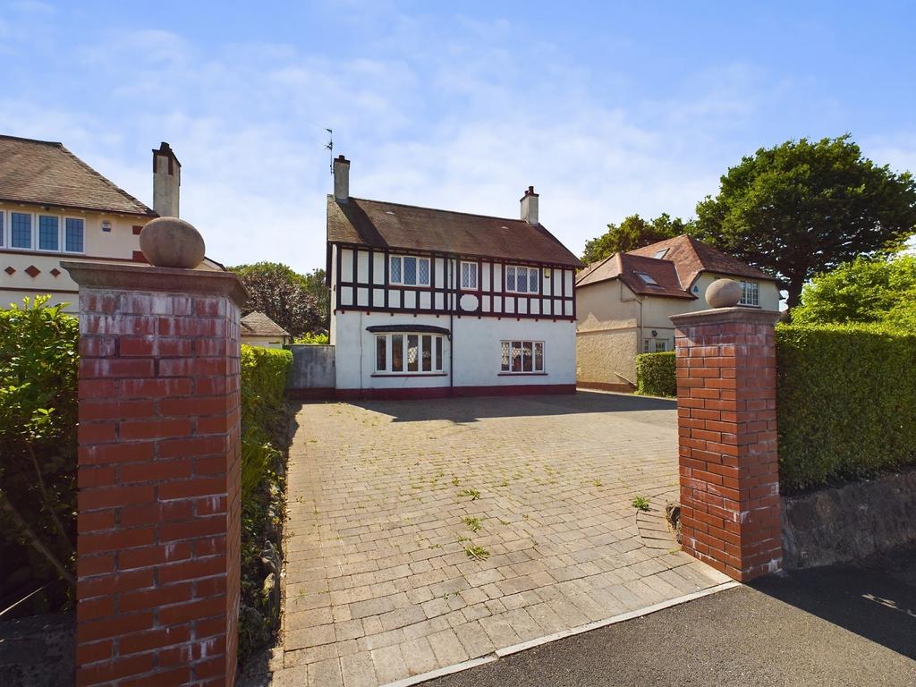 Driveway &amp; Front Entrance