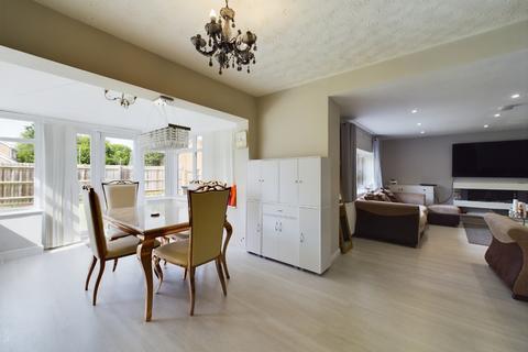 11 Cavendish Drive, Northampton, NN3 3DH