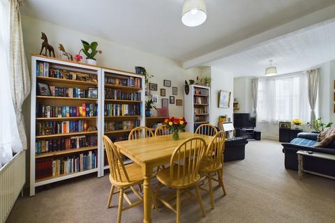 3 Cedar Road, Northampton, NN1 4RN