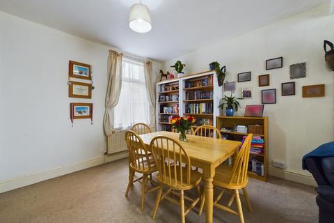 3 Cedar Road, Northampton, NN1 4RN