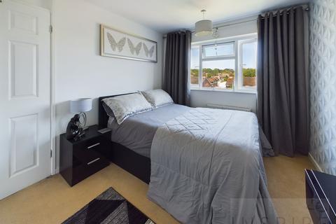 29 Aintree Road, Crawley, RH10 6LR