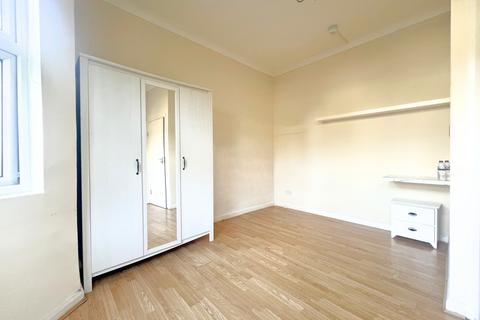 1 bedroom in a house share to rent, Hamilton Road, Wimbledon, SW19