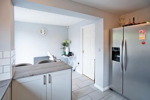 1 Barley Close, Daventry, NN11 0FW