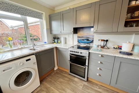 10 Badgers Walk, Northampton, NN2 8AU