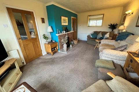 10 Badgers Walk, Northampton, NN2 8AU