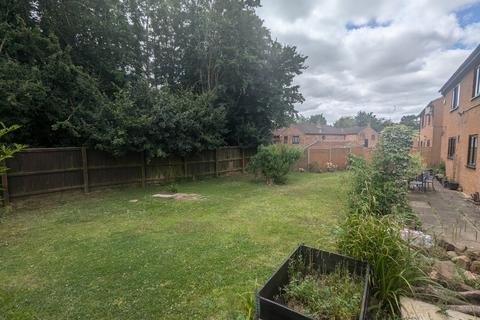 10 Berrydale, Northampton, NN3 5EQ