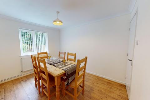 10 Berrydale, Northampton, NN3 5EQ