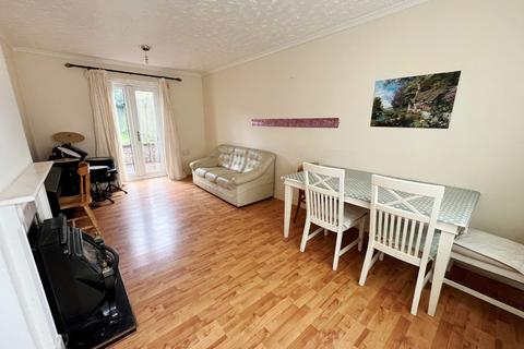 10 Chalcombe Avenue, Northampton, NN2 8JQ