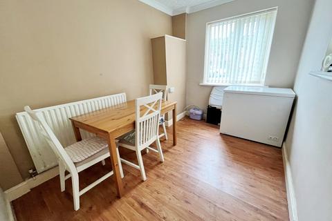 10 Chalcombe Avenue, Northampton, NN2 8JQ