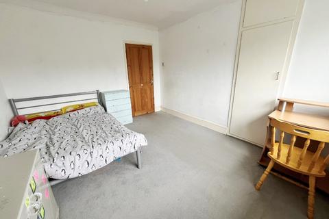 10 Chalcombe Avenue, Northampton, NN2 8JQ