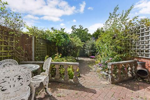 65 Durford Road, Petersfield, GU31 4ER