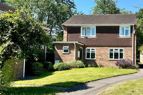 4 bedroom detached house for sale, Coat Wicks, Seer Green, HP9