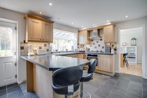 15 Coat Wicks, Seer Green, Beaconsfield, HP9 2YR