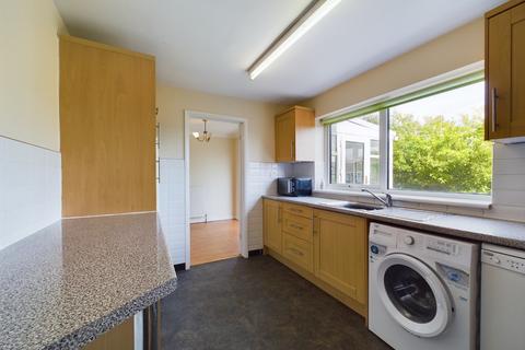 11 Redland Drive, Northampton, NN2 8QE