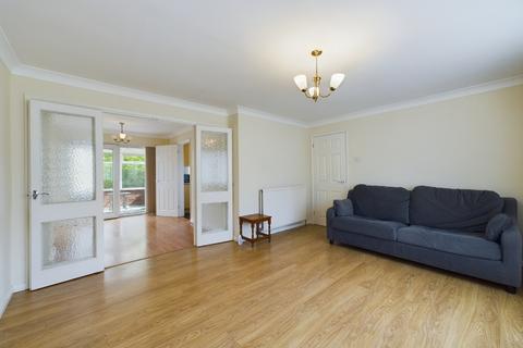 11 Redland Drive, Northampton, NN2 8QE