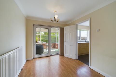11 Redland Drive, Northampton, NN2 8QE