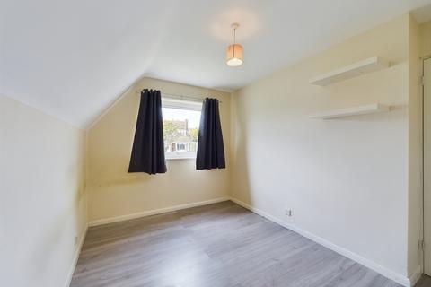 11 Redland Drive, Northampton, NN2 8QE