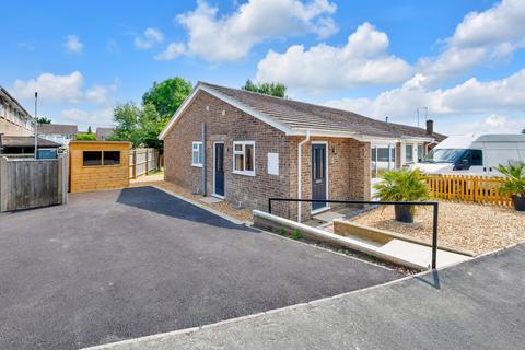 2 bedroom semi-detached bungalow for sale, Quarry Road, Witney OX28