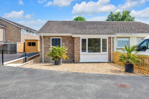 2 bedroom semi-detached bungalow for sale, Quarry Road, Witney OX28