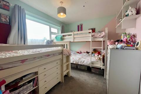 14 Arnull Crescent, Daventry, NN11 9AY