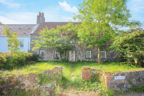 2 bedroom property for sale, La Rue de la Corbiniere, St Martin's, Guernsey, GY4