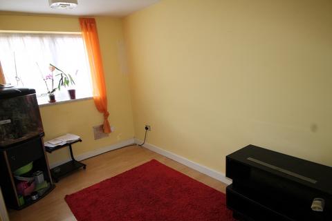 4 bedroom terraced house to rent, Croombs Road, London, E16