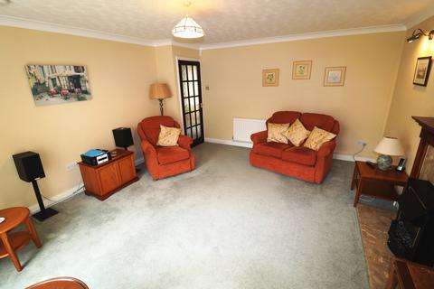 19 Alsace Close, Northampton, NN5 6HX