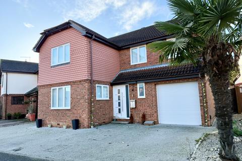 4 bedroom detached house for sale, Bougainvillea Drive, Abington Vale, Northampton, NN3 3XB