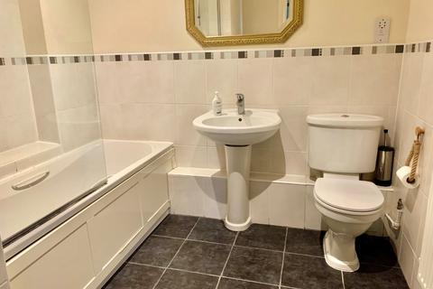 2 bedroom flat for sale, Clickers Drive, Upton, Northampton, NN5 4ED