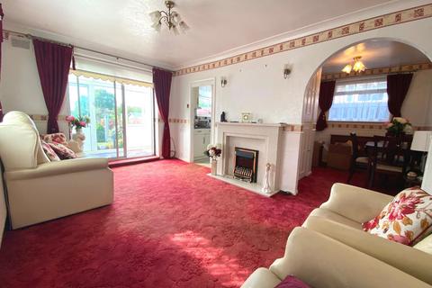 2 Brackenhill Close, Northampton, NN2 7LD