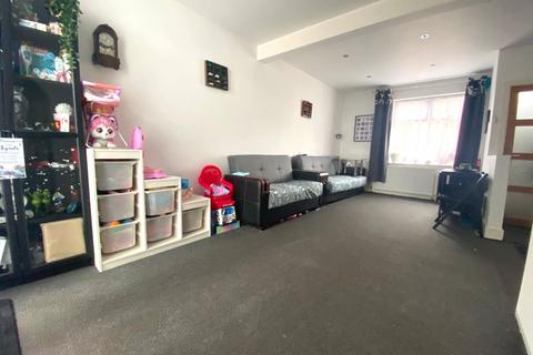 70 Junction Road, Northampton, NN2 7HS
