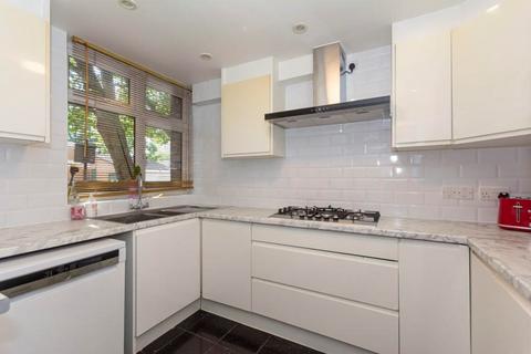 4 bedroom end of terrace house for sale, Falcon Grove, London, SW11