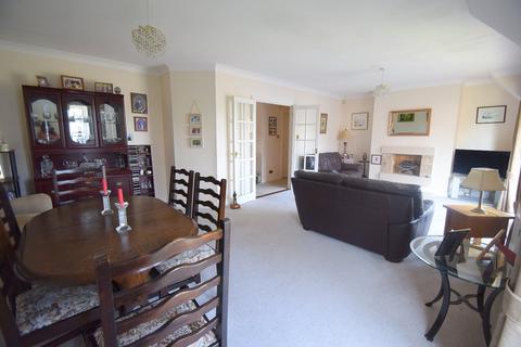 2 bedroom apartment for sale, Straight Road, Old Windsor, Berkshire, SL4