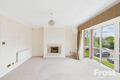 2 bedroom apartment for sale, Straight Road, Old Windsor, Berkshire, SL4