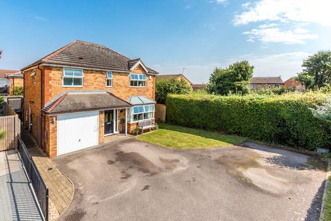 4 bedroom detached house for sale, Campion Close, Rushden NN10