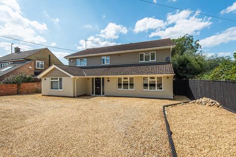 4 bedroom detached house for sale, North Wootton