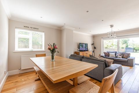 4 bedroom detached house for sale, North Wootton