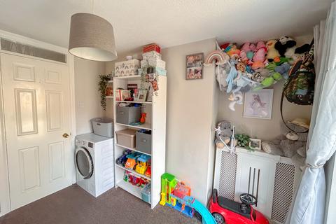 27 Cuckoos Rest, Telford, TF4 3TQ