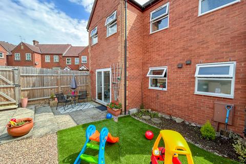 27 Cuckoos Rest, Telford, TF4 3TQ