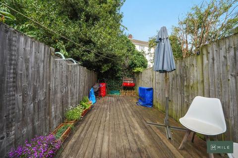 87a Drayton Road, London, NW10 4DH