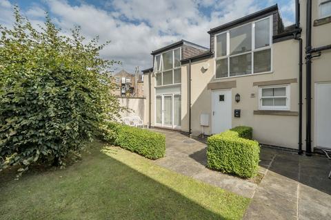 2 bedroom mews for sale, Swan Lane, Cygnet Court, HG1